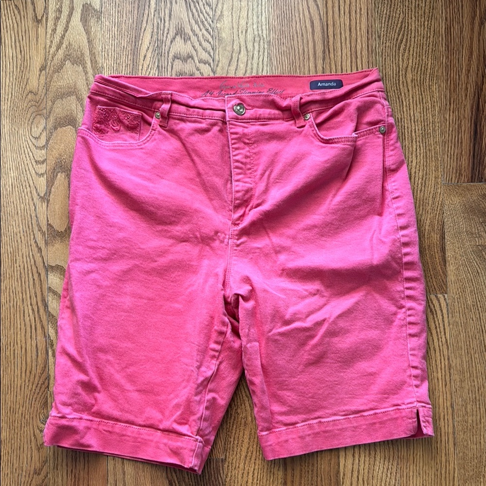 Gloria Vanderbilt Amanda, Salmon Colored Shorts 16